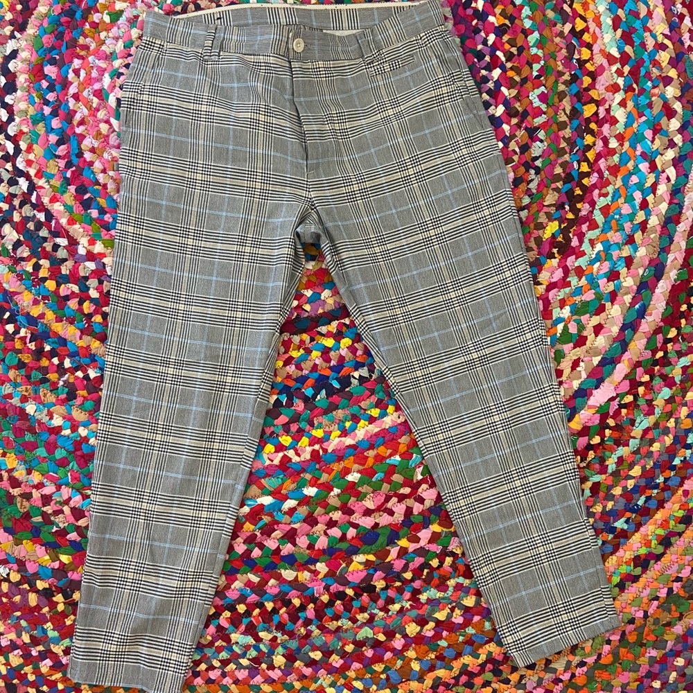 SOLD ❌❌ Zara Cropped Trousers
